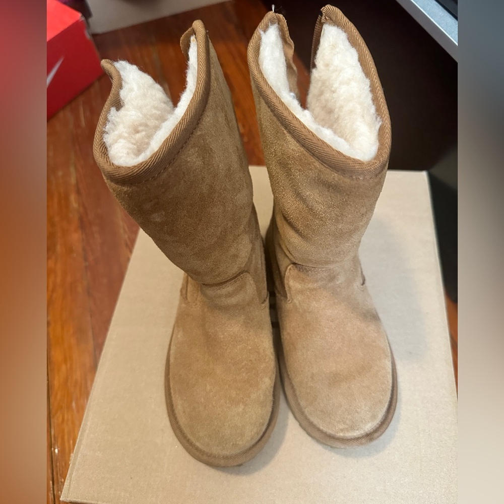 Little Kid’s Ugg